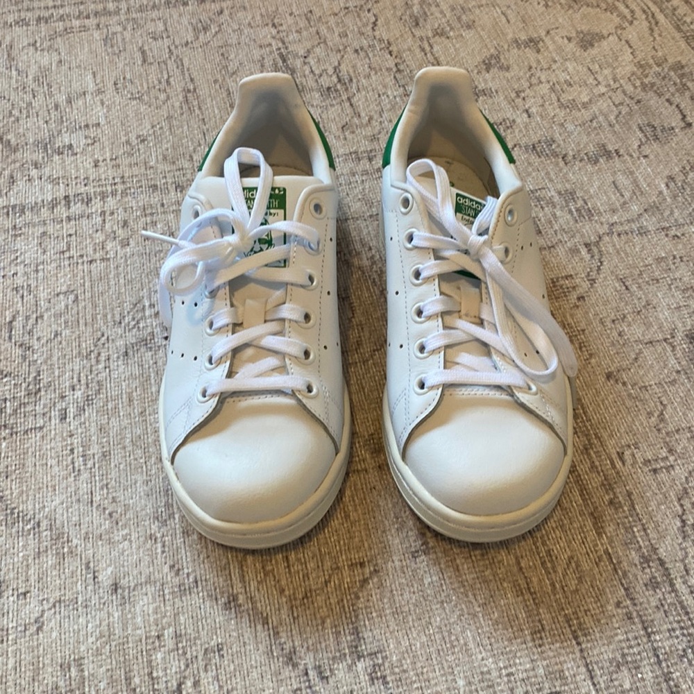 NEW Adidas Stan Smith sneakers kids 4.5